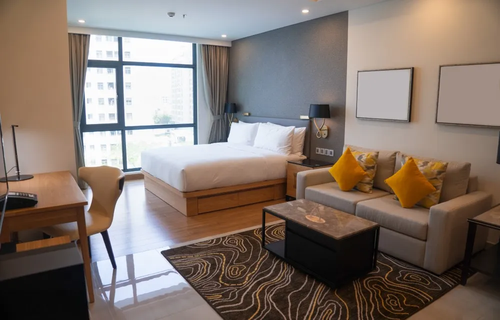 Hotel Eighteen 92